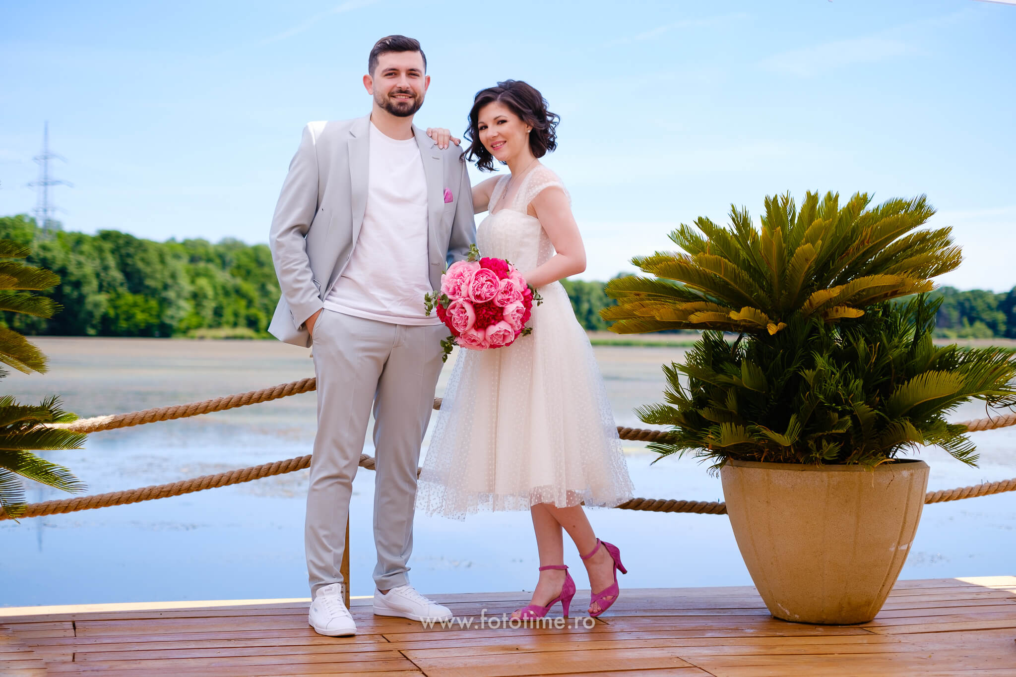 Sedinta foto in ziua cununiei civile la Phoenix Cernica - FotoTime