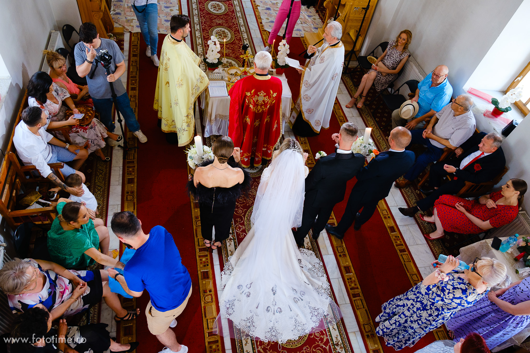 Fotografii Nunta Biserica Adormirii Maicii Domnului Draganesti-Olt - FotoTime