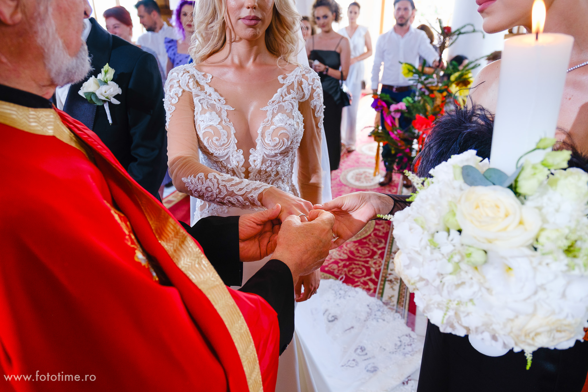 Fotografii Nunta Biserica Adormirii Maicii Domnului Draganesti-Olt - FotoTime