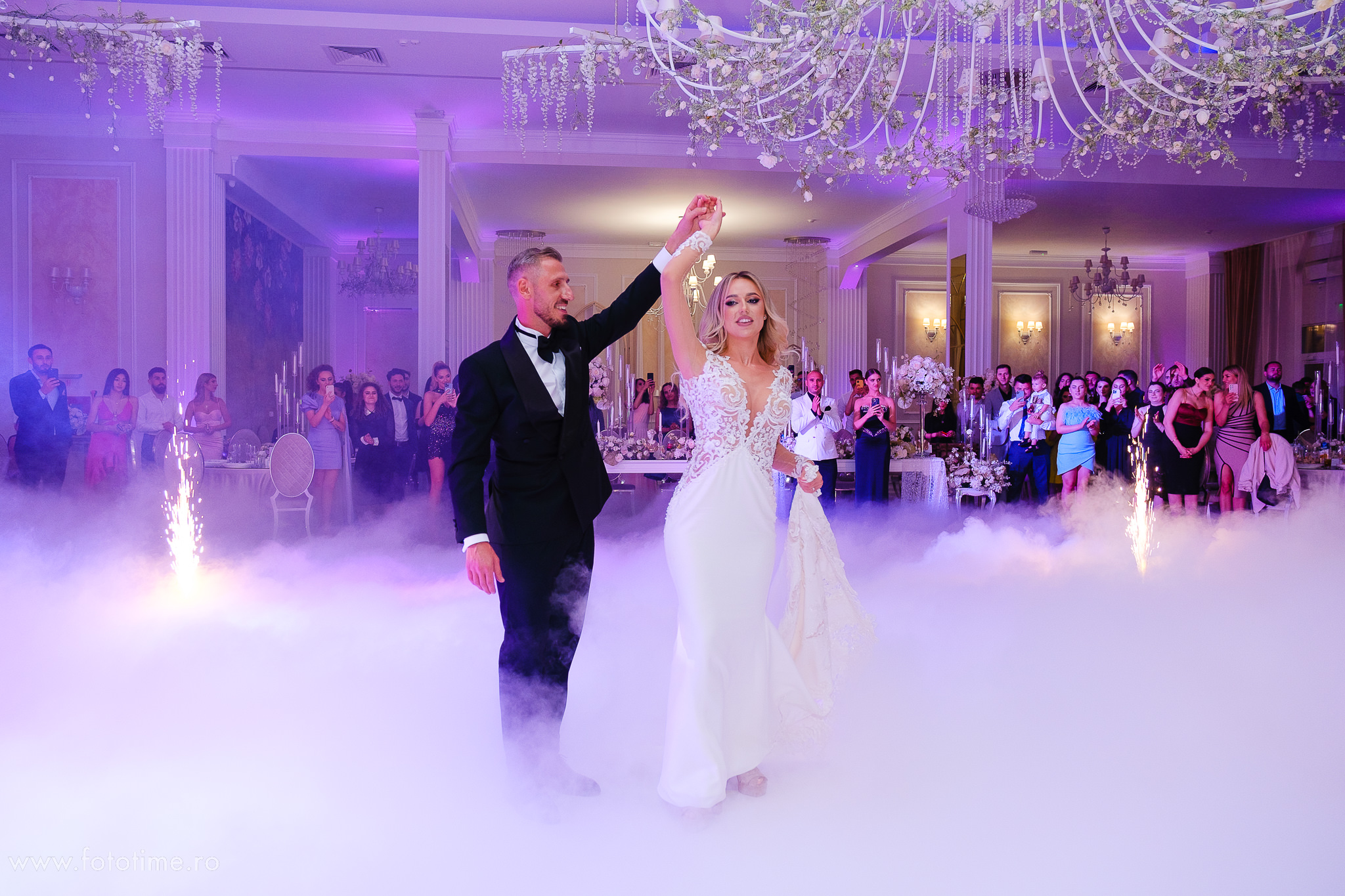 Fotografii Dansul mirilor la Chateau Blanc Slatina - FotoTime