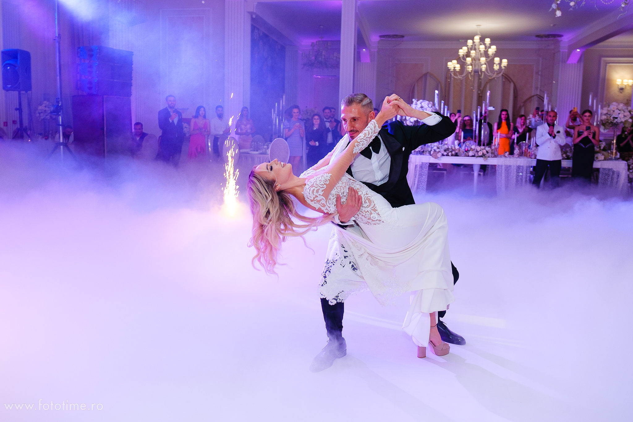 Fotografii Dansul mirilor la Chateau Blanc Slatina - FotoTime