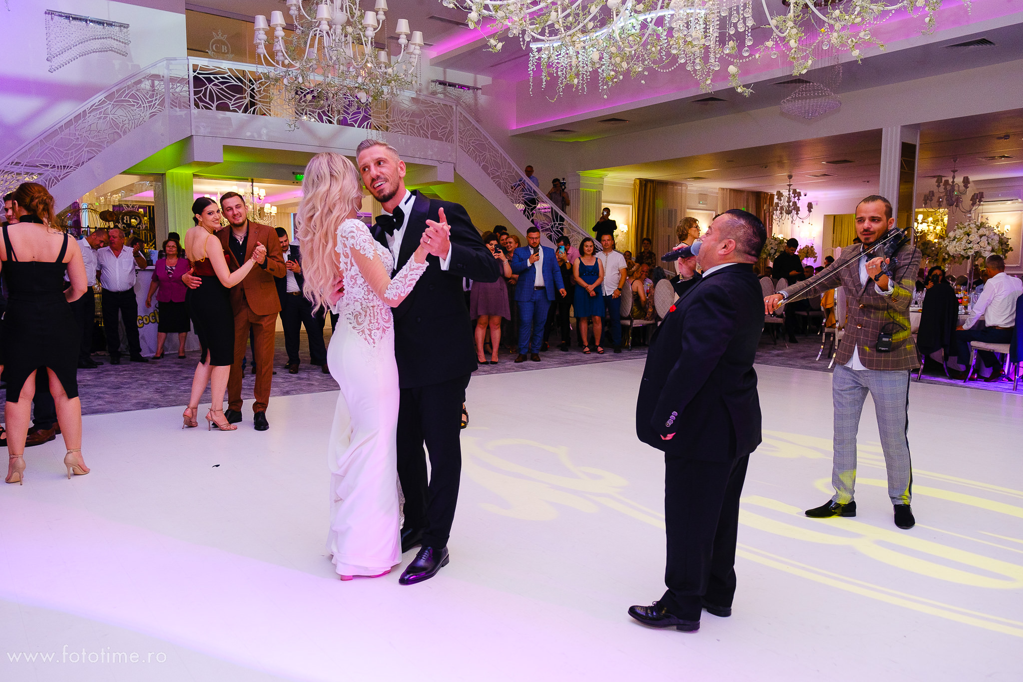 Adrian Minune canta la Nunta Anului la Chateau Blanc Slatina - FotoTime