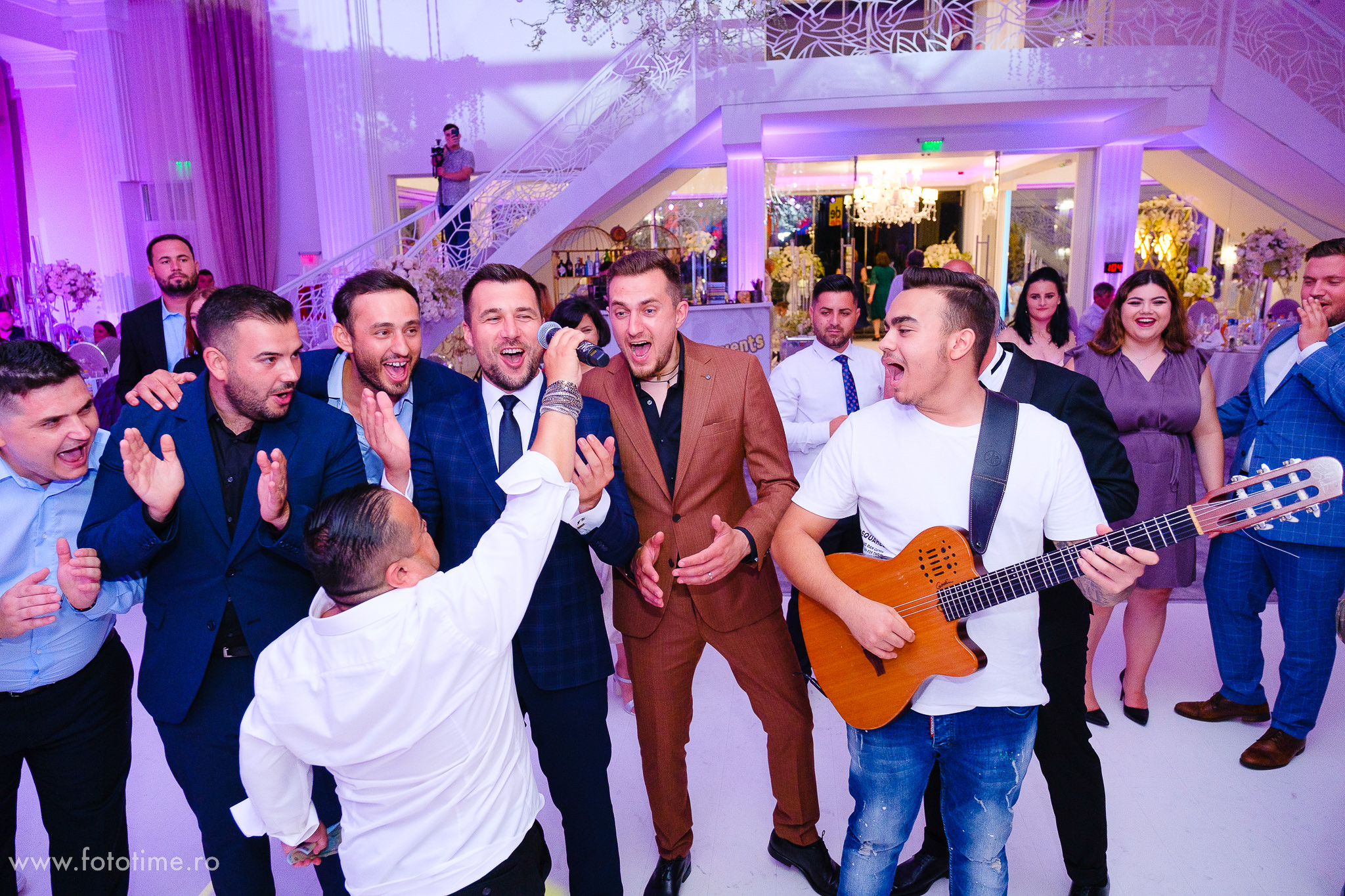 Adrian Minune face show la Nunta Anului la Chateau Blanc Slatina - FotoTime