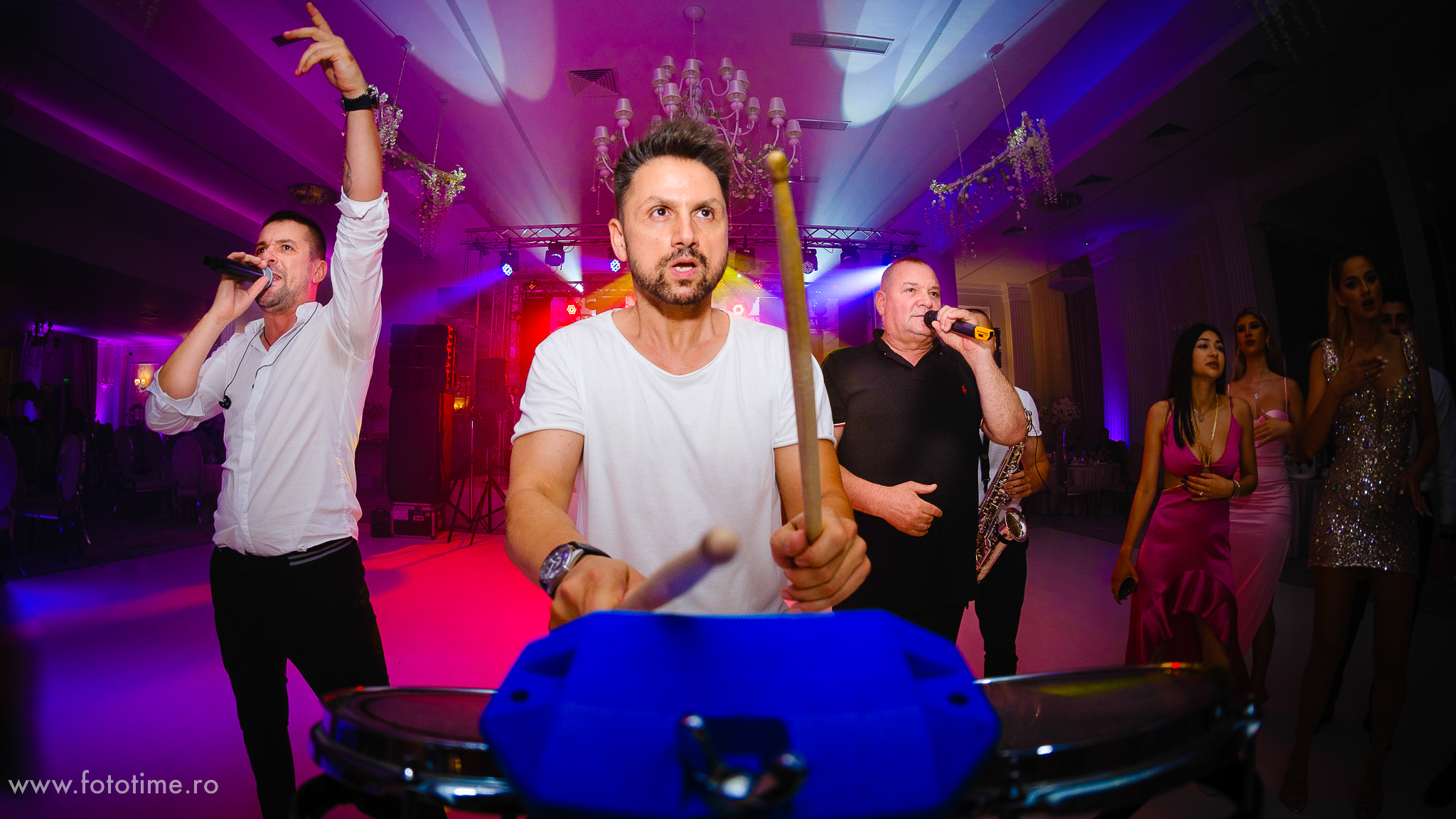 Petrecere Nunta cu formatia de la FUN la Chateau Blanc - FotoTime