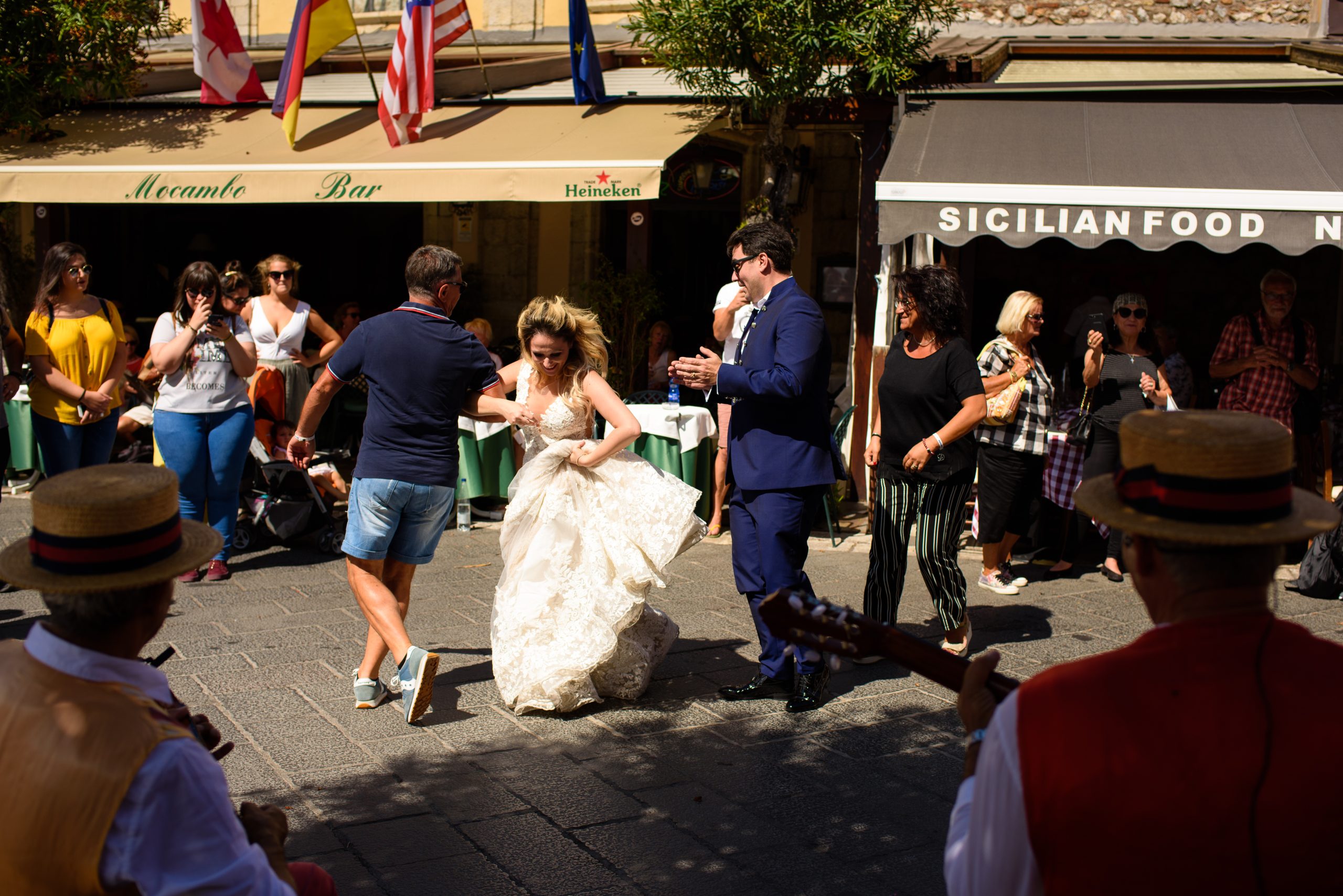 Sedinta Foto Trash the Dress in Taormina, Italia - FotoTime