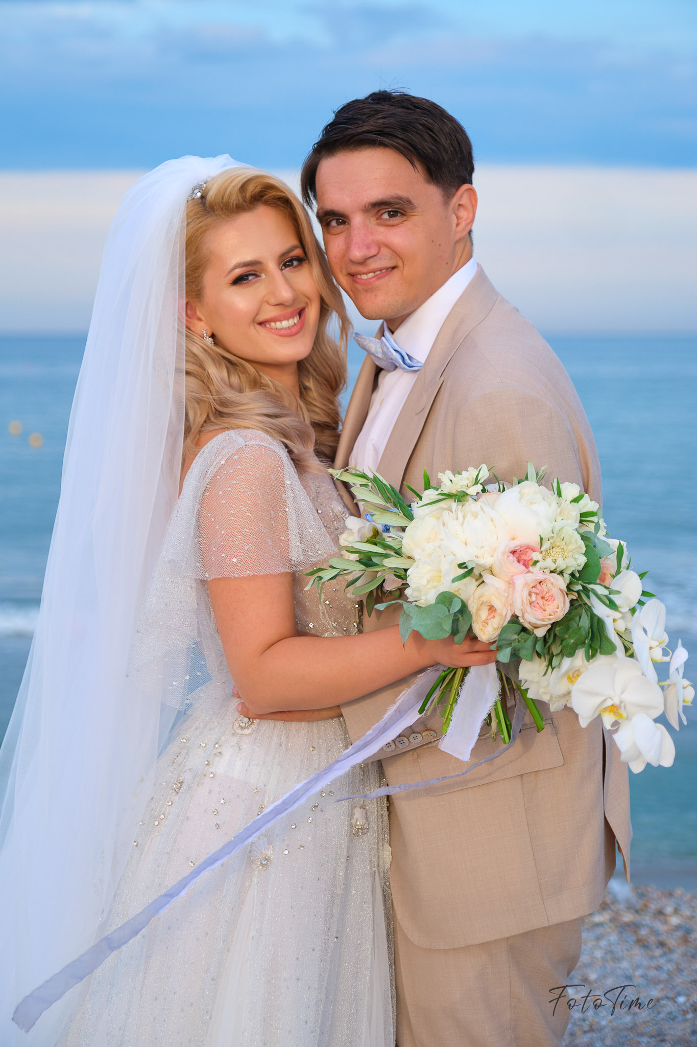 Sedinta foto in ziua nuntii pe plaja EGO Mamaia - FotoTime