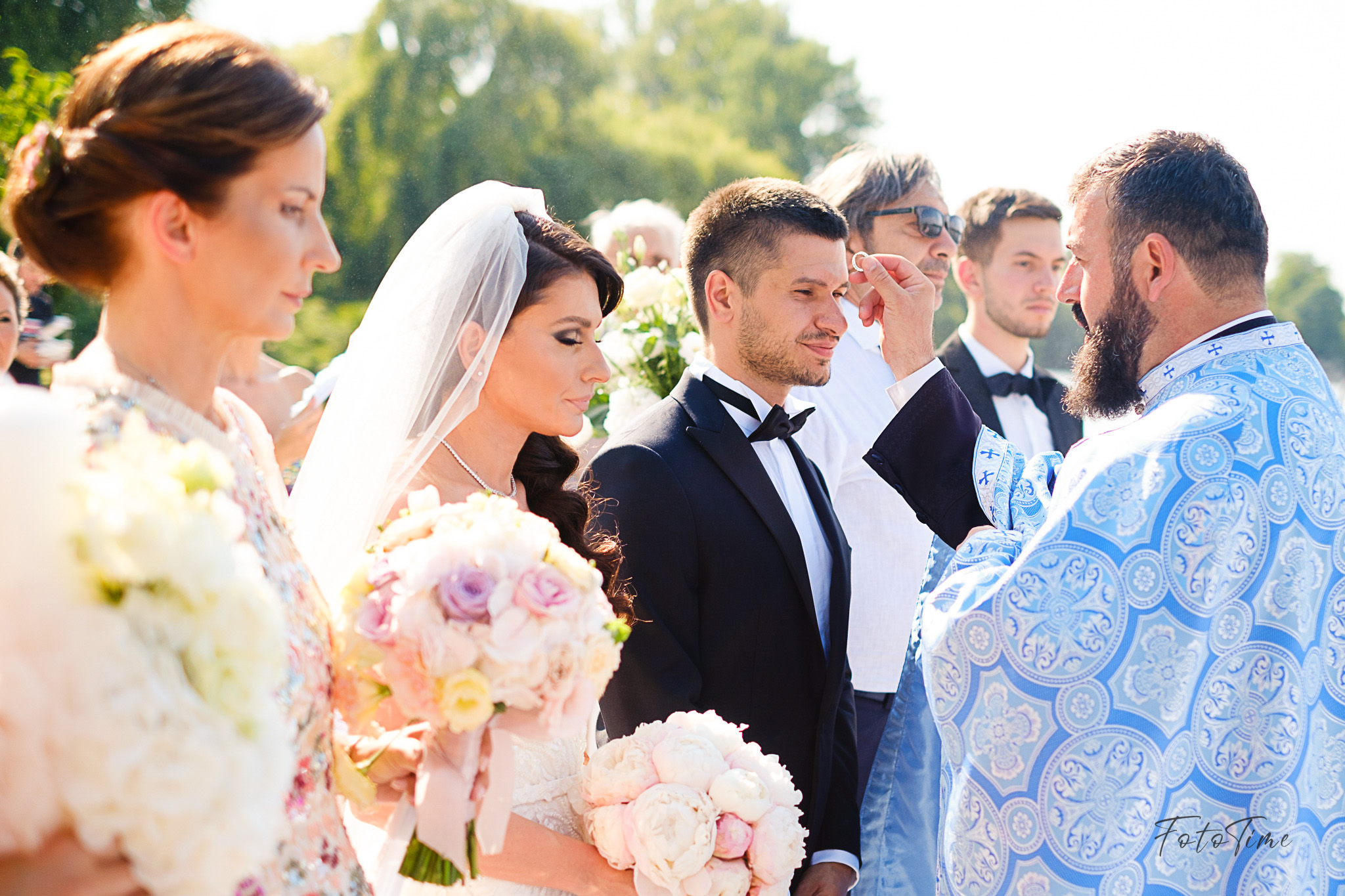 Fotografii Cununie religioasa in aer liber la Palatul Snagov - FotoTime