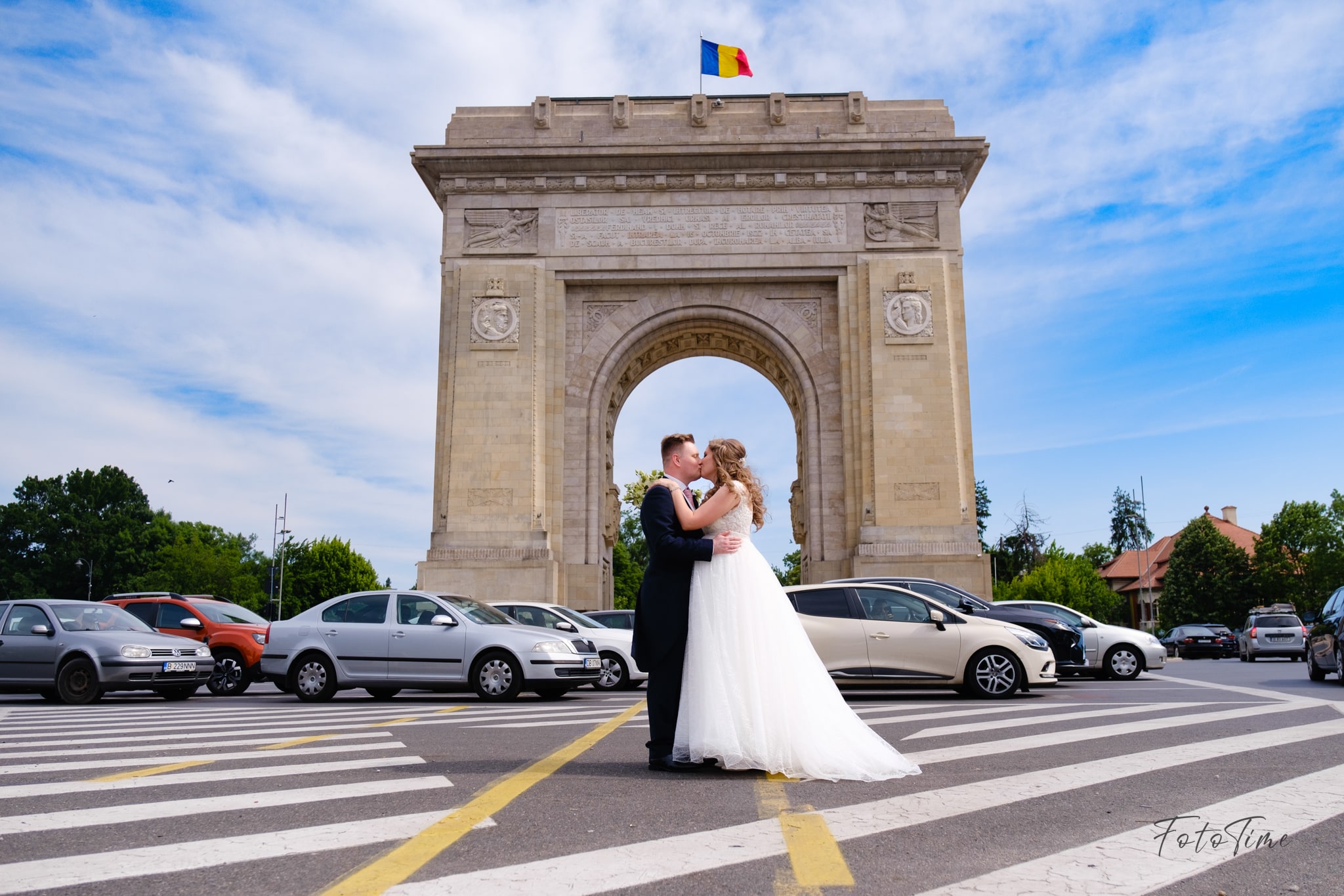 Sedinta foto in ziua nuntii la Arcul de Triumf Bucuresti - FotoTime