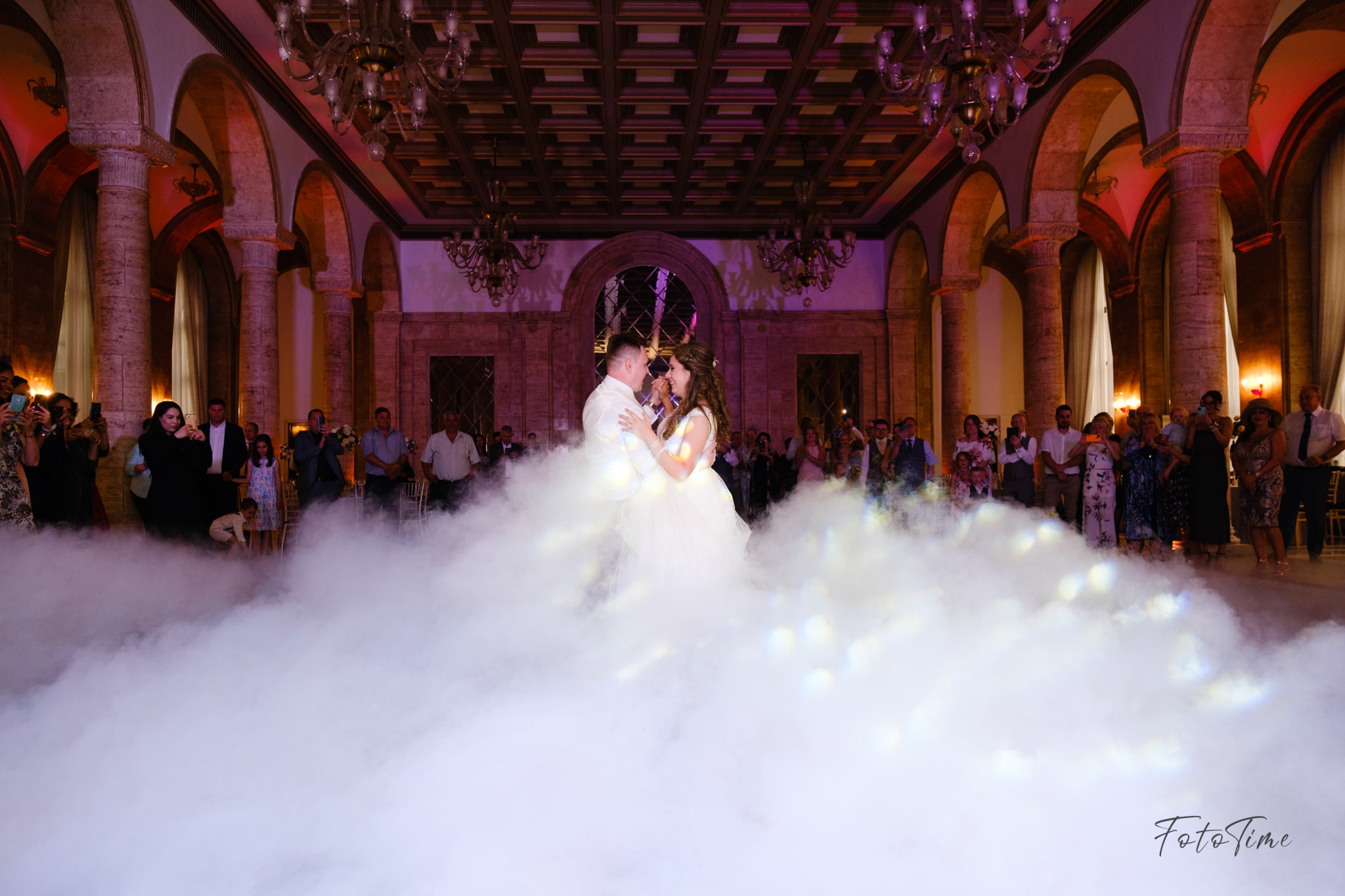 Fotografii Dansul Mirilor la Royal Hall Bucuresti - FotoTime