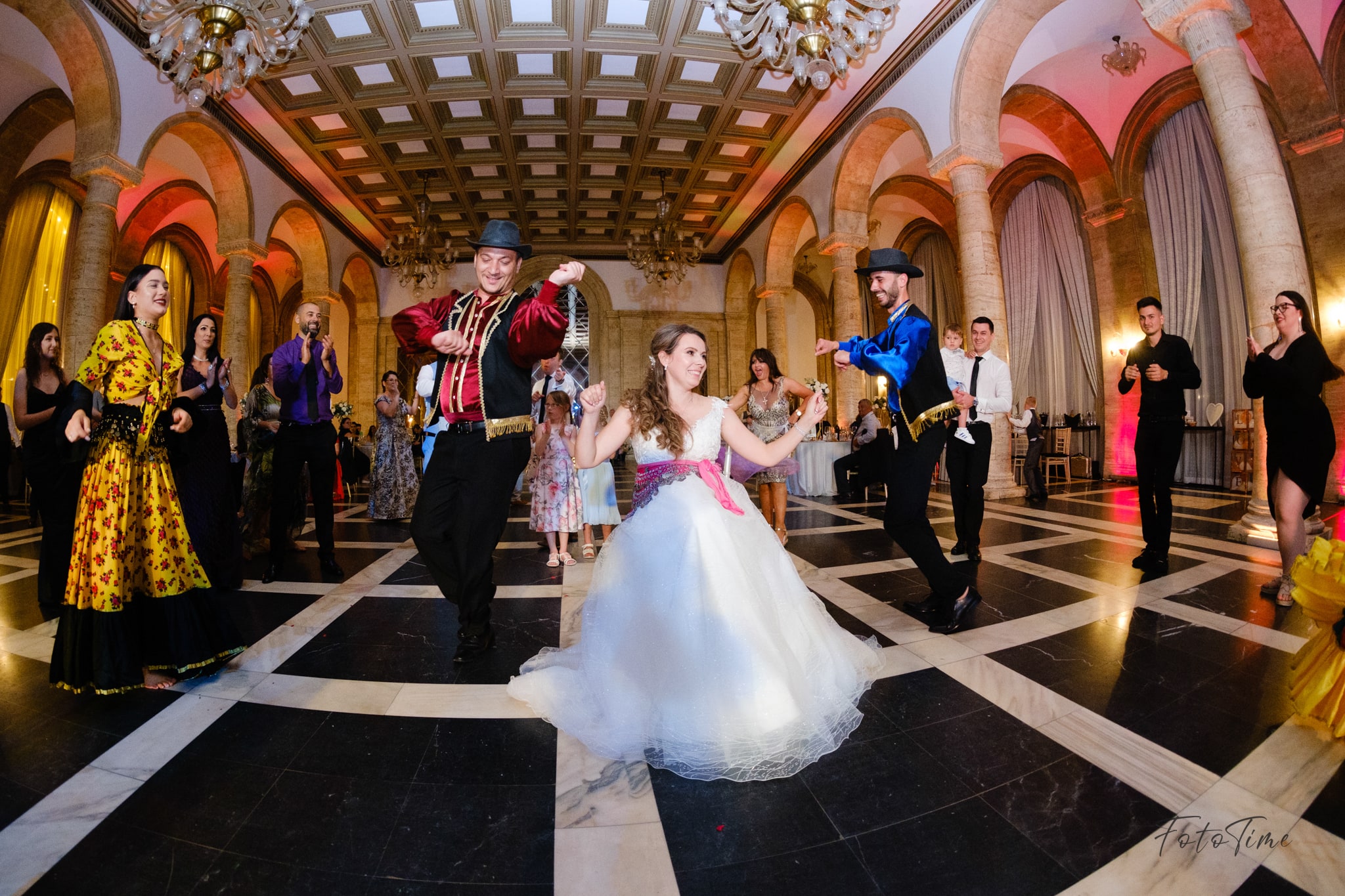 Fotografii Nunta Royal Hall Bucuresti - FotoTime