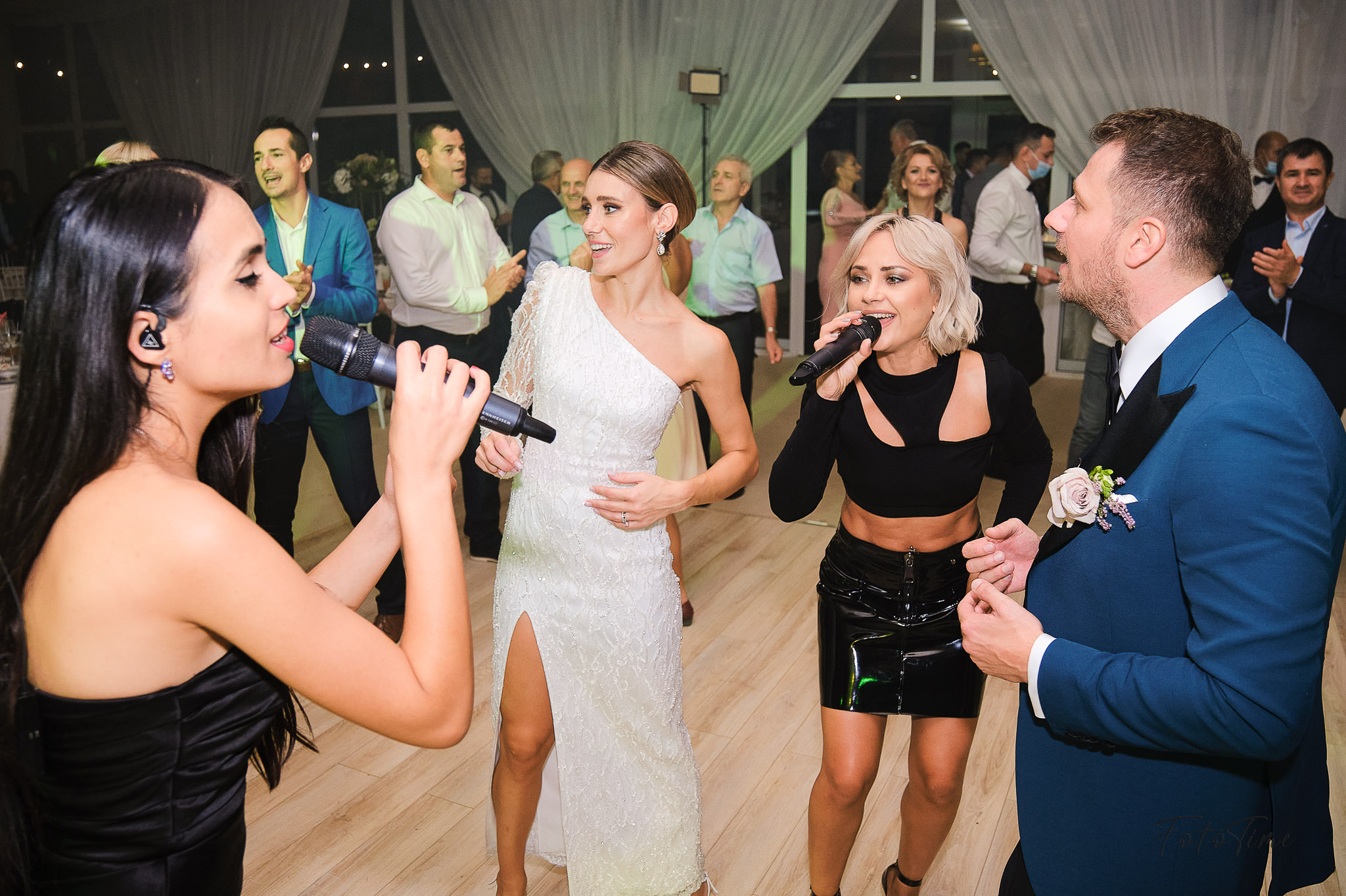 Fotografii Petrecere Nunta Bokaa Buftea cu Trupa Atelier - FotoTime