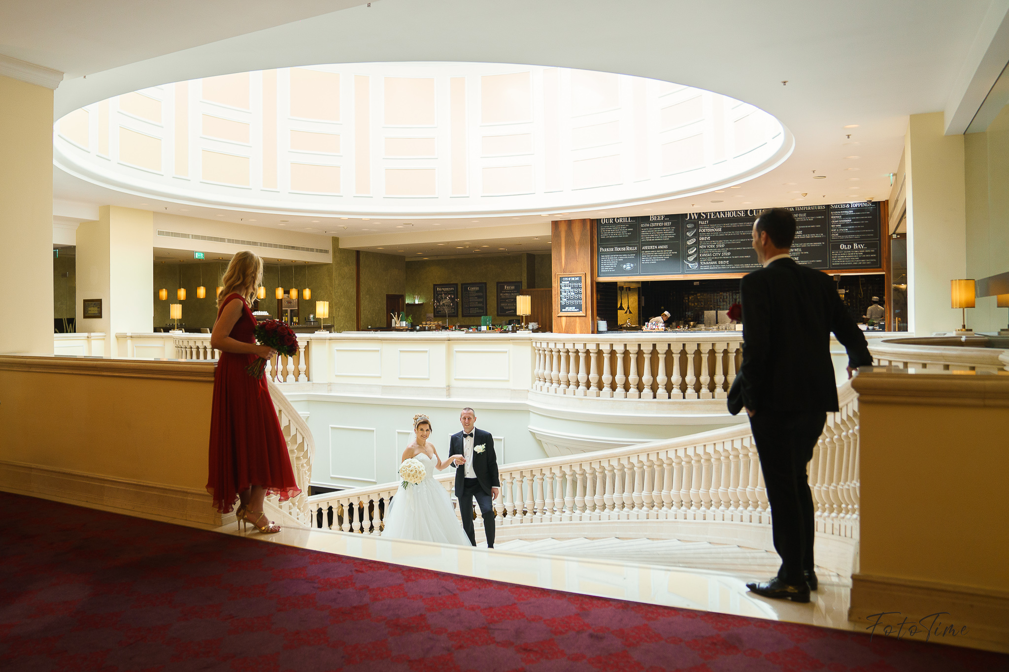 Sedinta foto in ziua nuntii cu miri JW Marriott Bucuresti - FotoTime