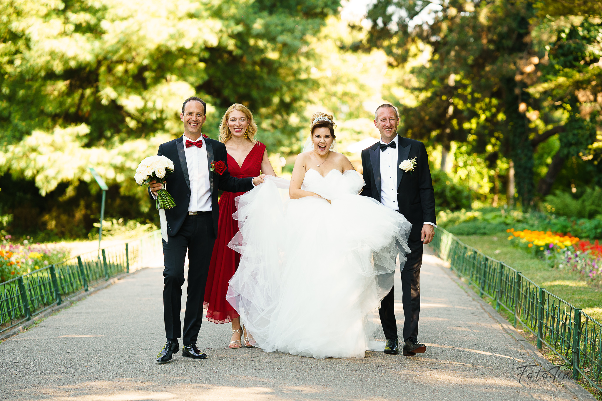 Sedinta foto in ziua nuntii cu miri in Gradina Botanica Bucuresti - FotoTime