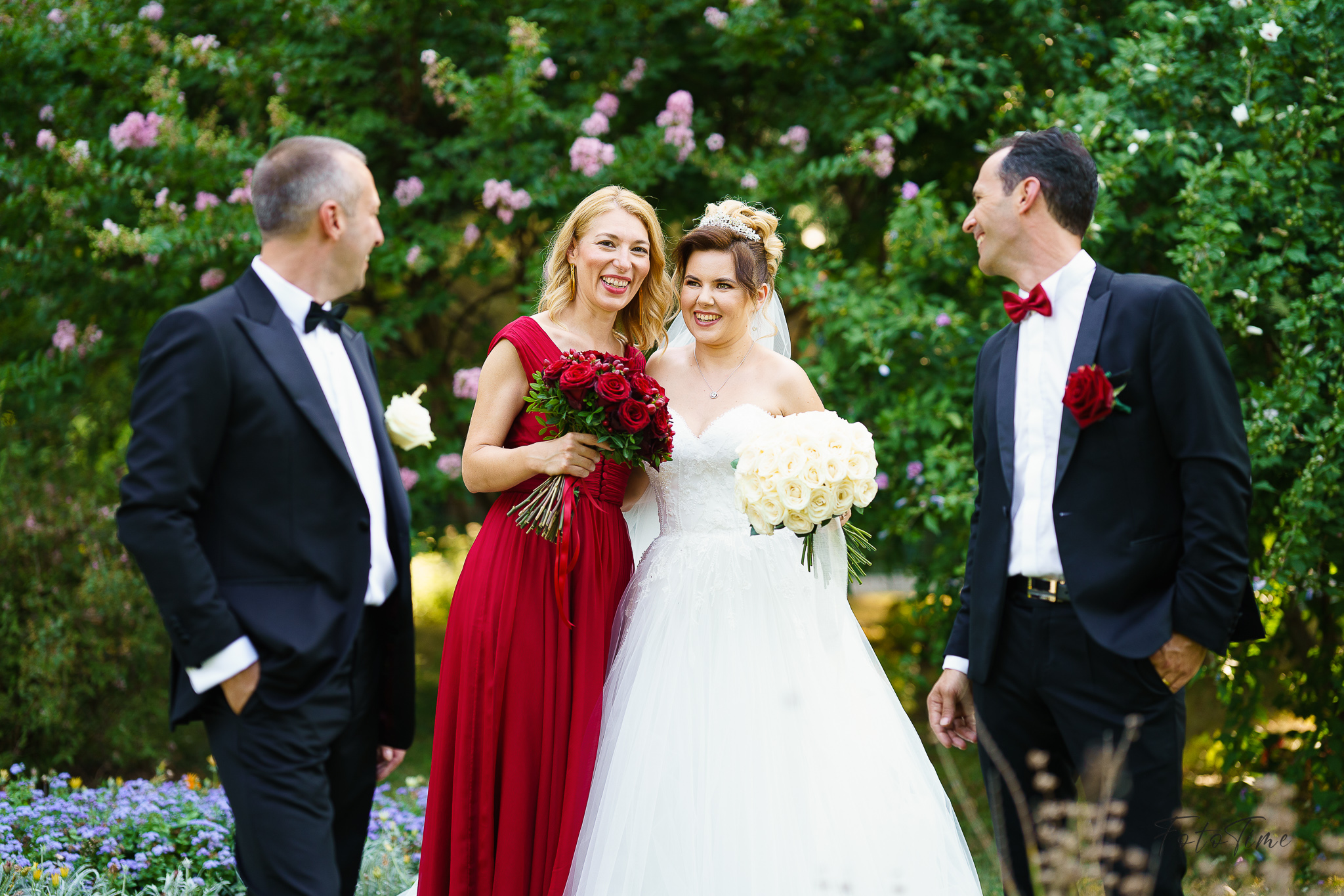 Sedinta foto in ziua nuntii cu miri in Gradina Botanica Bucuresti - FotoTime