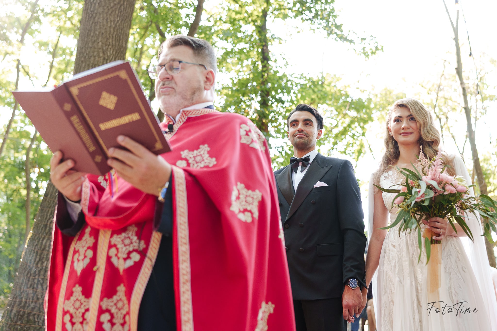 Cununie religioasa in aer liber la Padurile Regale - FotoTime