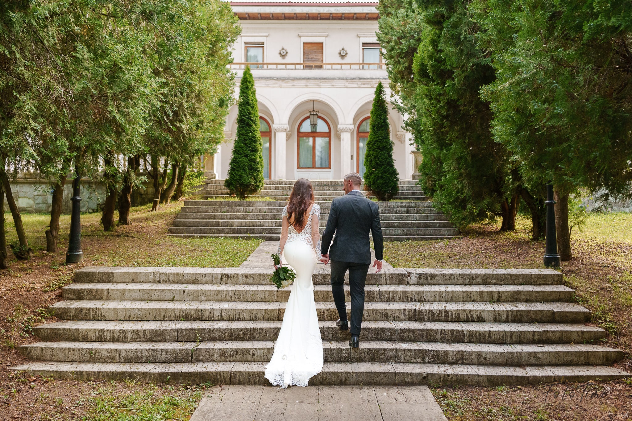 Sedință foto “Trash the Dress” la Palatul Snagov cu Fototime - Fotograf de Nuntă