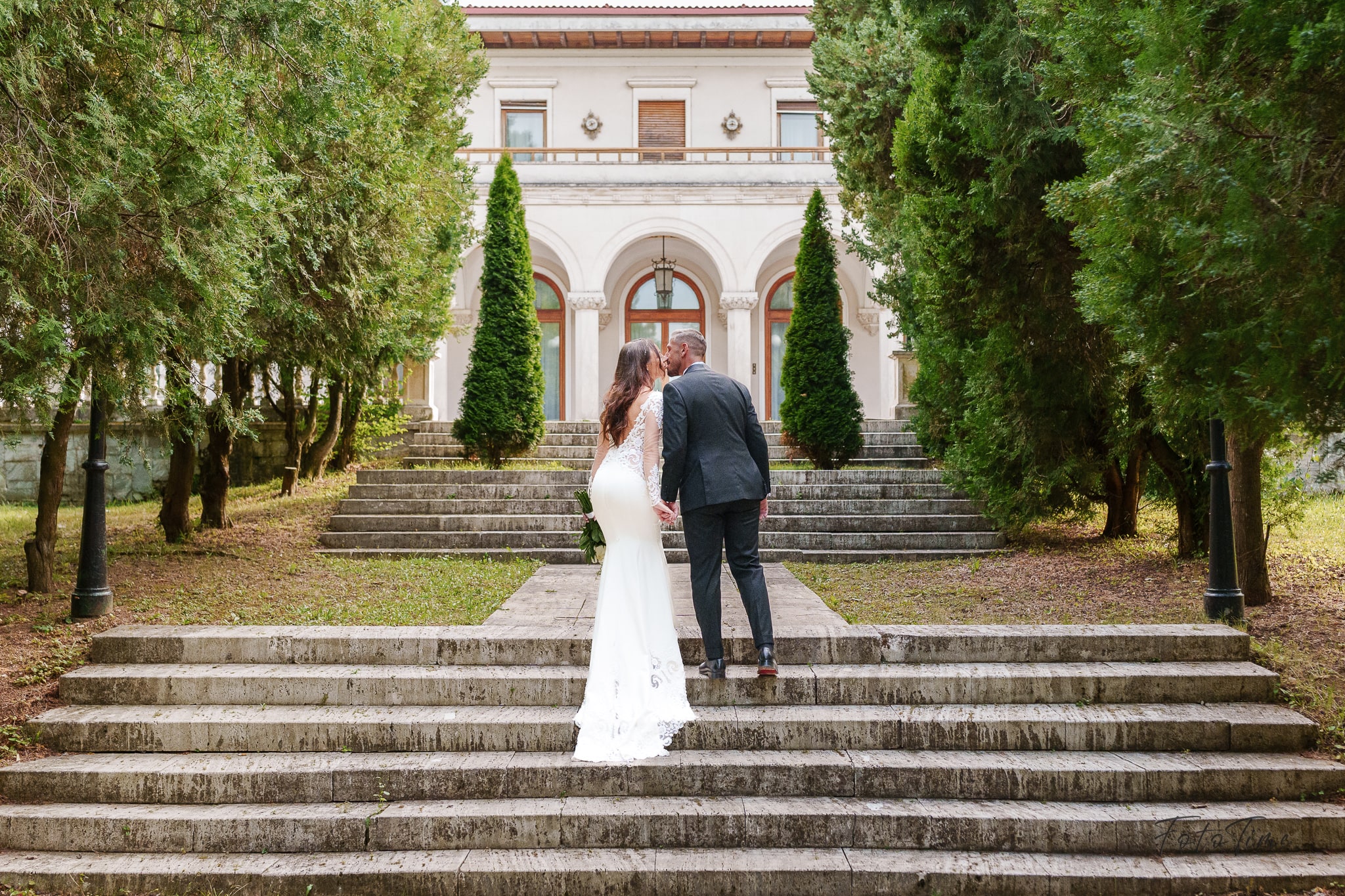 Sedință foto “Trash the Dress” la Palatul Snagov cu Fototime - Fotograf de Nuntă