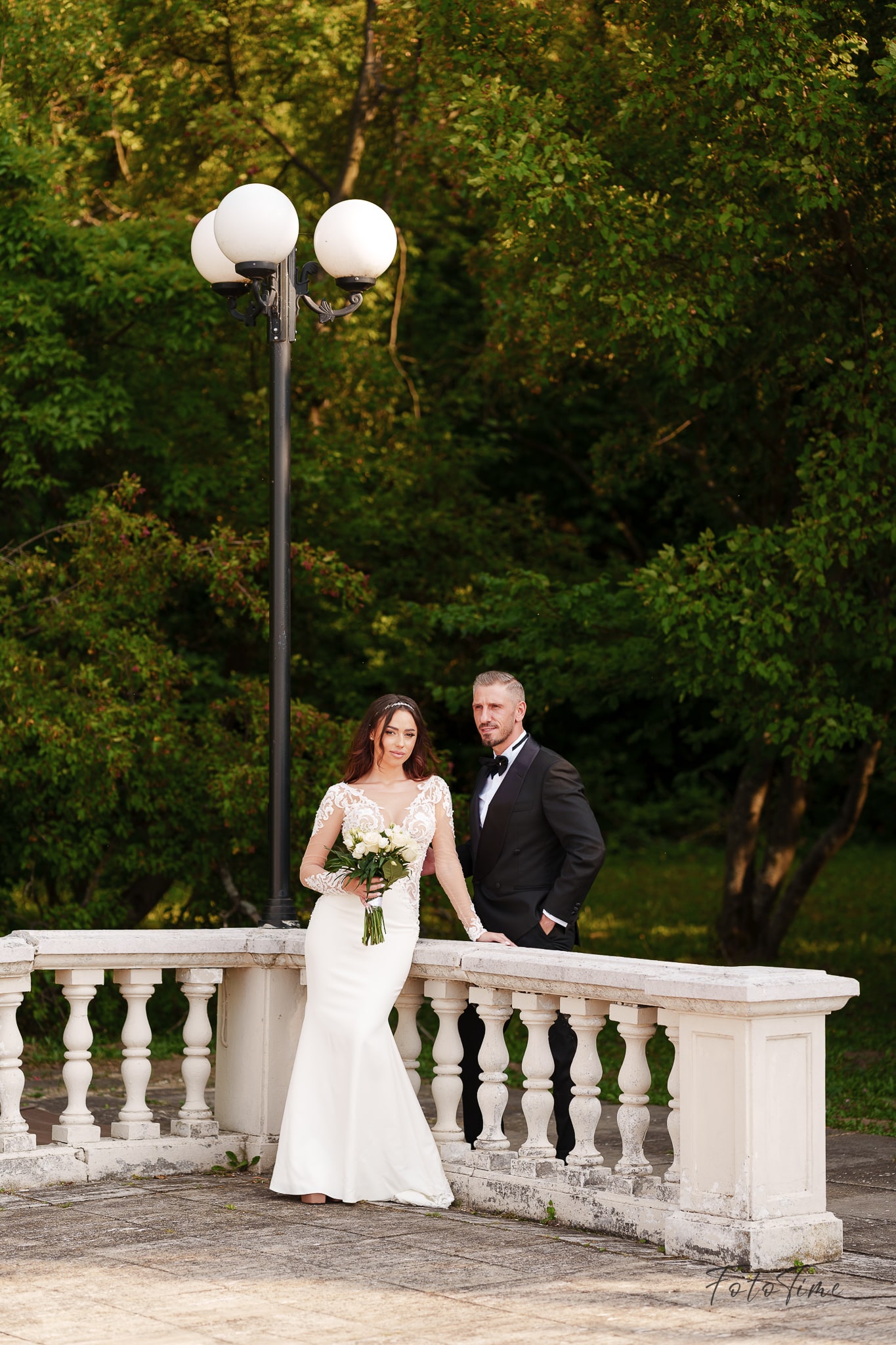 Sedinta foto Trash the Dress la Palatul Snagov cu Fototime - Fotograf de Nunta