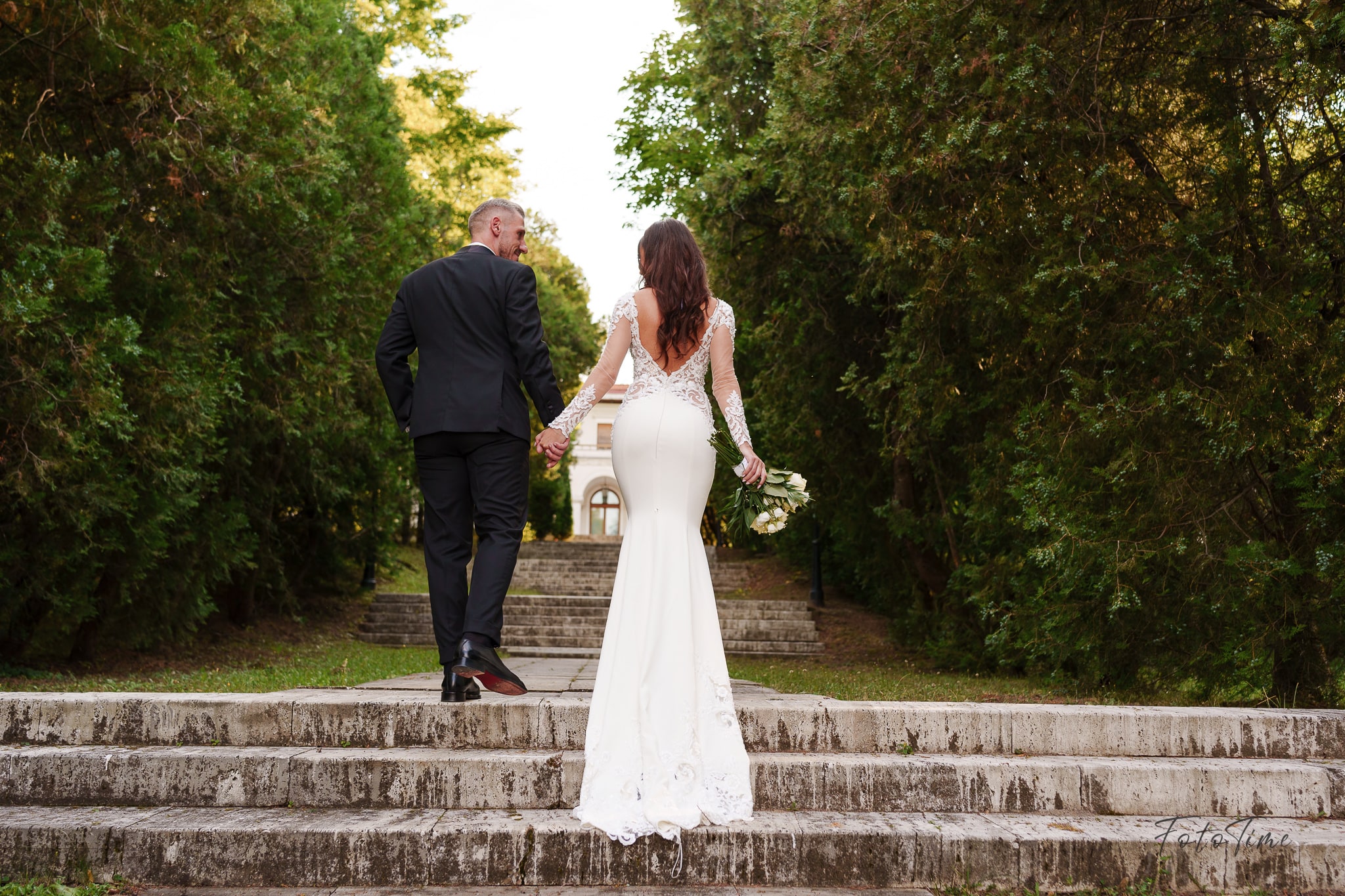 Sedinta foto Trash the Dress la Palatul Snagov cu Fototime - Fotograf de Nunta