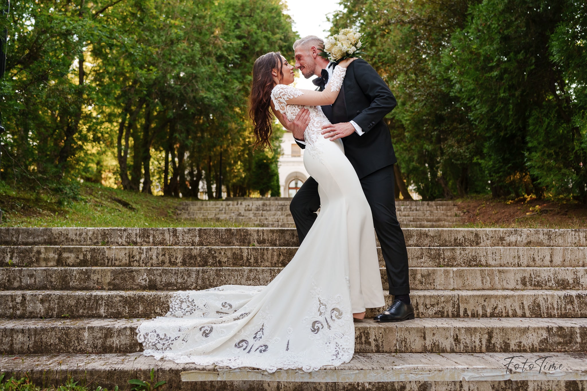 Sedinta foto Trash the Dress la Palatul Snagov cu Fototime - Fotograf de Nunta
