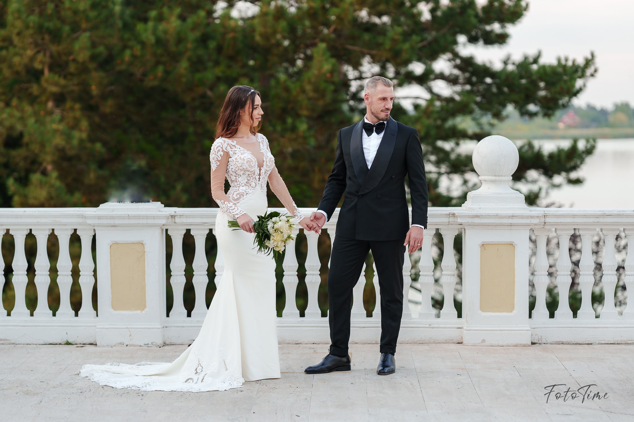 Sedinta foto Trash the Dress la Palatul Snagov cu Fototime - Fotograf de Nunta