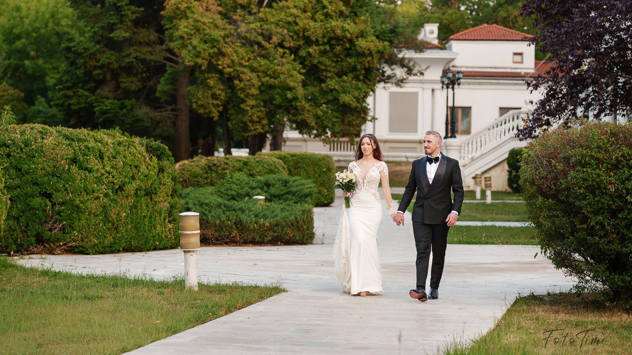 Sedinta foto Trash the Dress la Palatul Snagov cu Fototime - Fotograf de Nunta