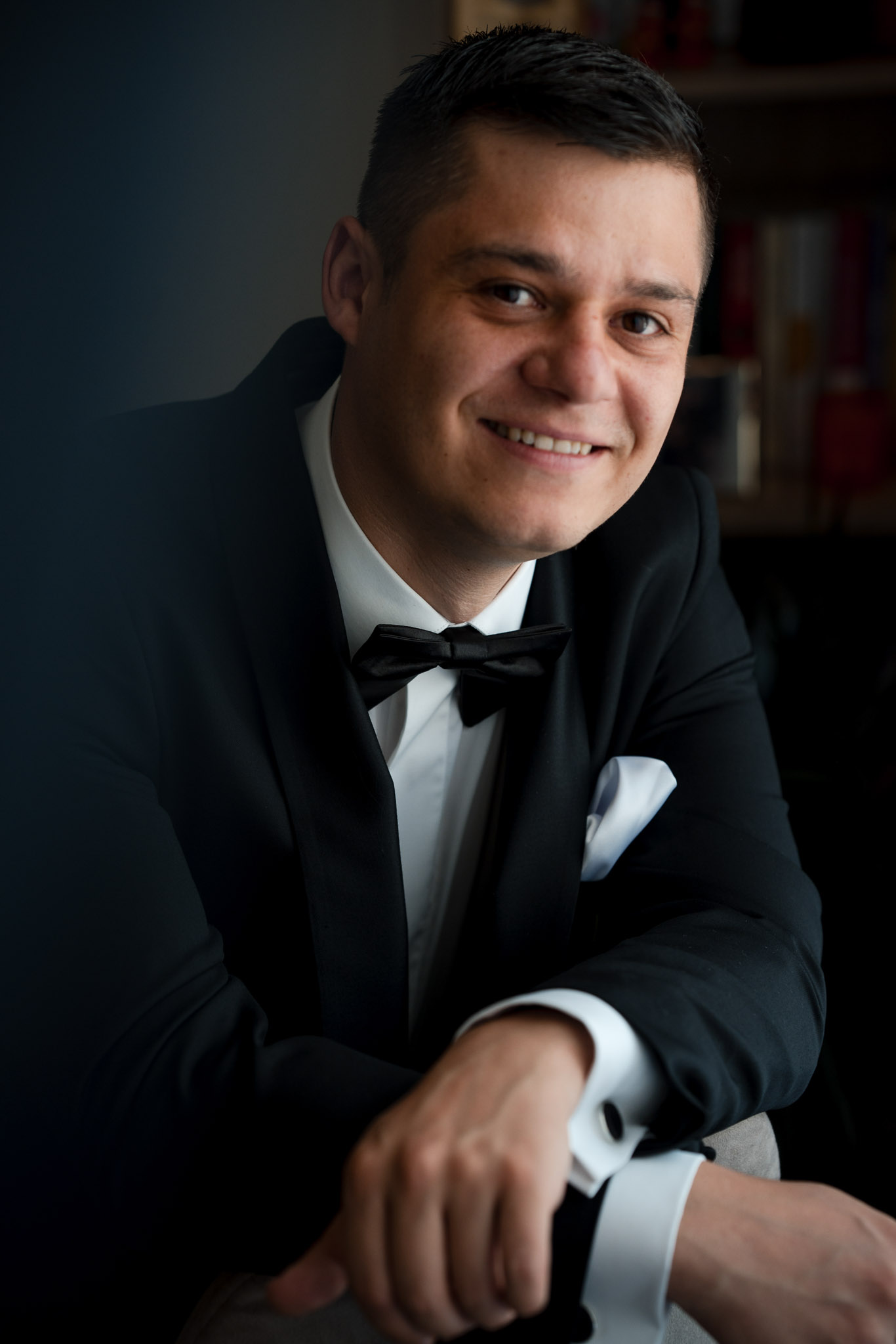 Fotografii nunta Moon Events cu pregatirea mirelui realizate de FotoTime