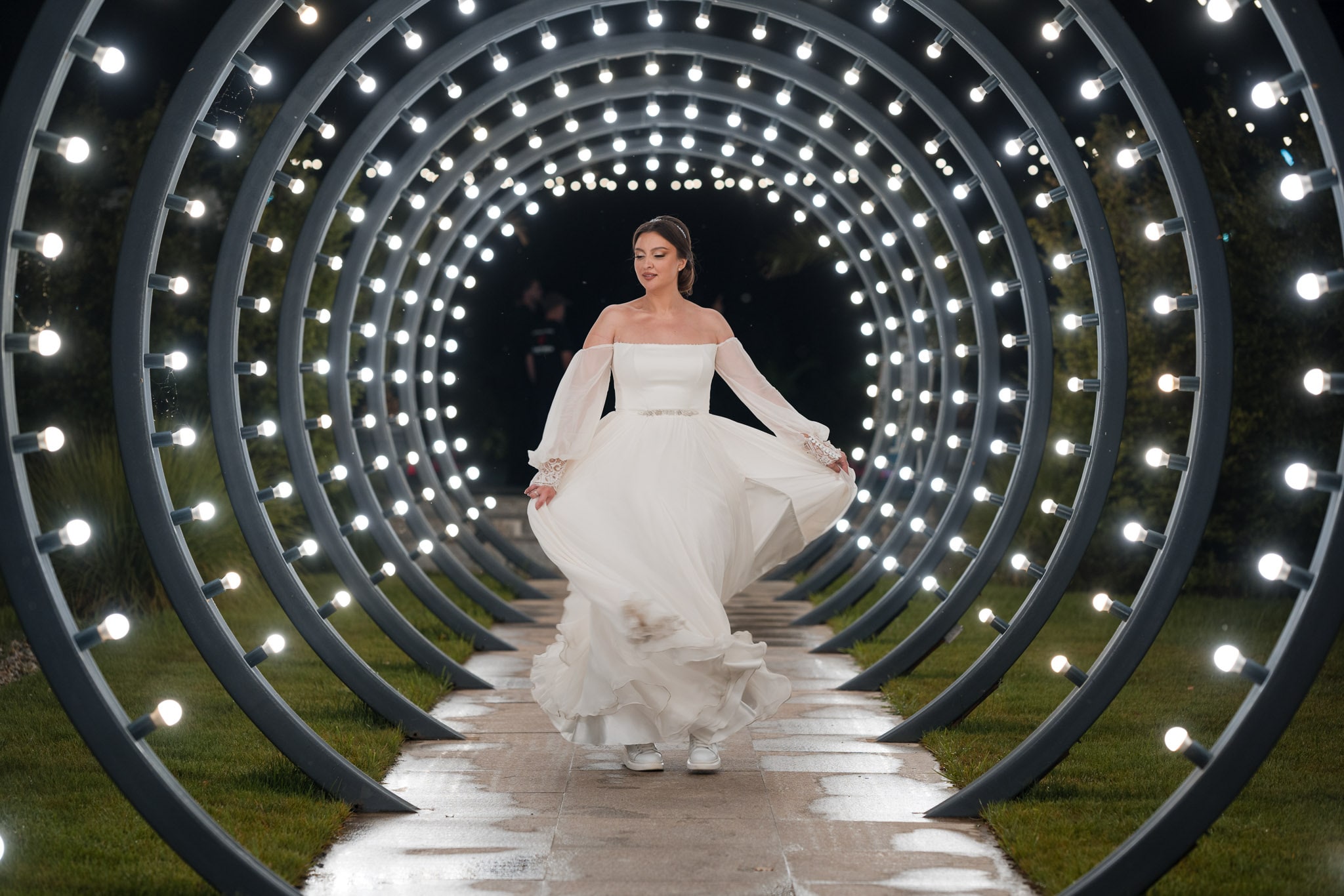 Ședință foto noaptea la Monato Event București – Mireasa într-un cadru elegant, realizată de FotoTime