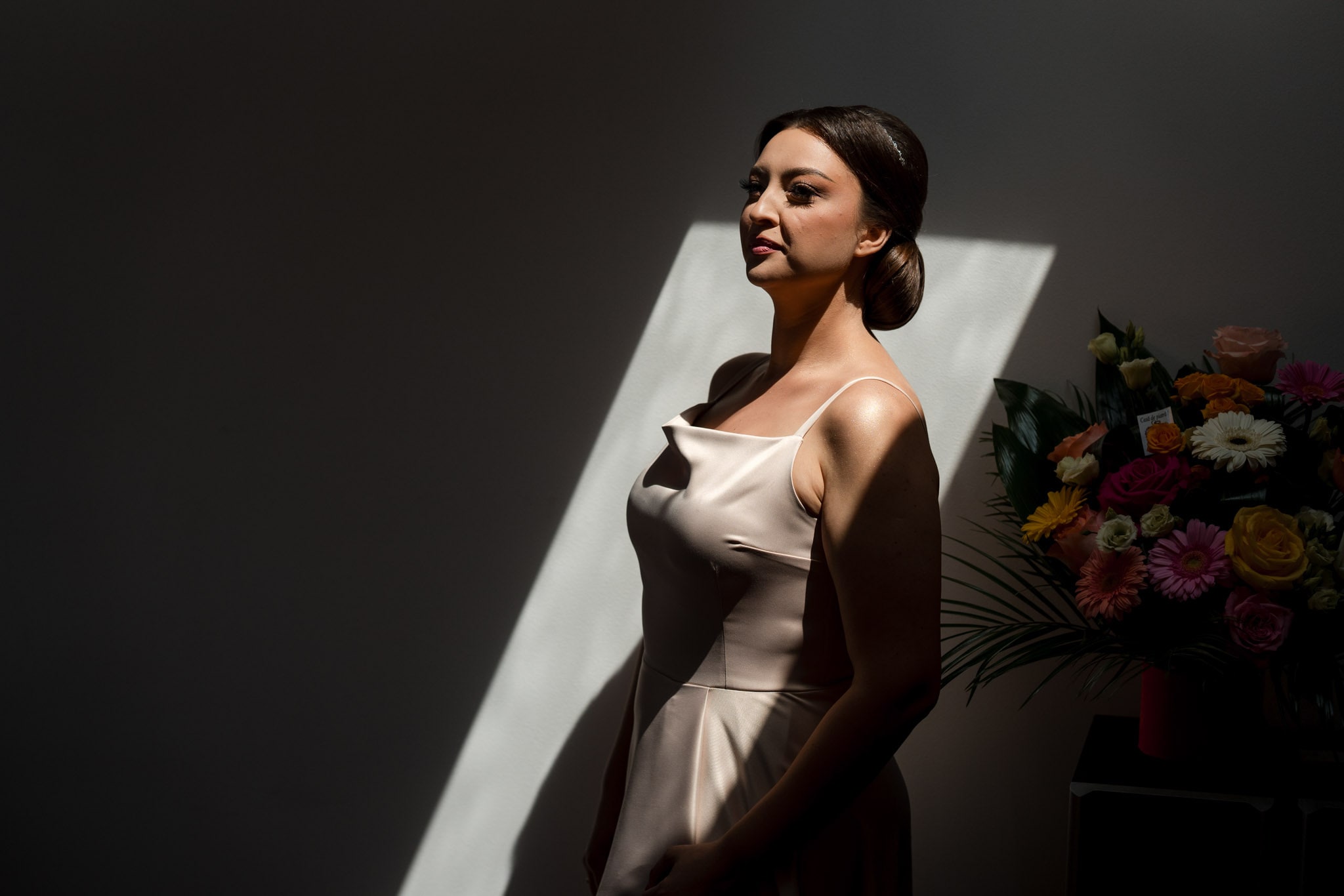 Fotograf de nuntă Monato Event București – Detalii elegante la pregătirile mirilor