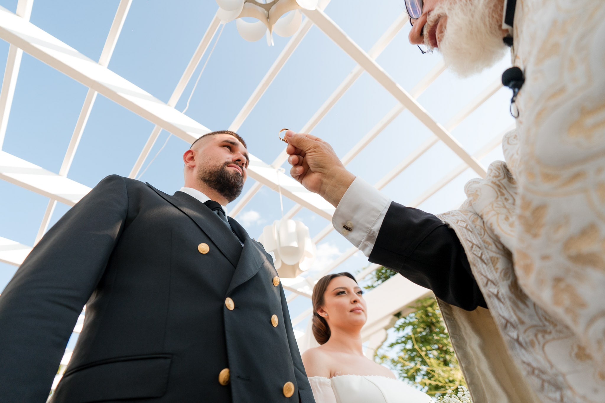 Ceremonie religioasă la Monato Event București – Miri emoționați în fața altarului