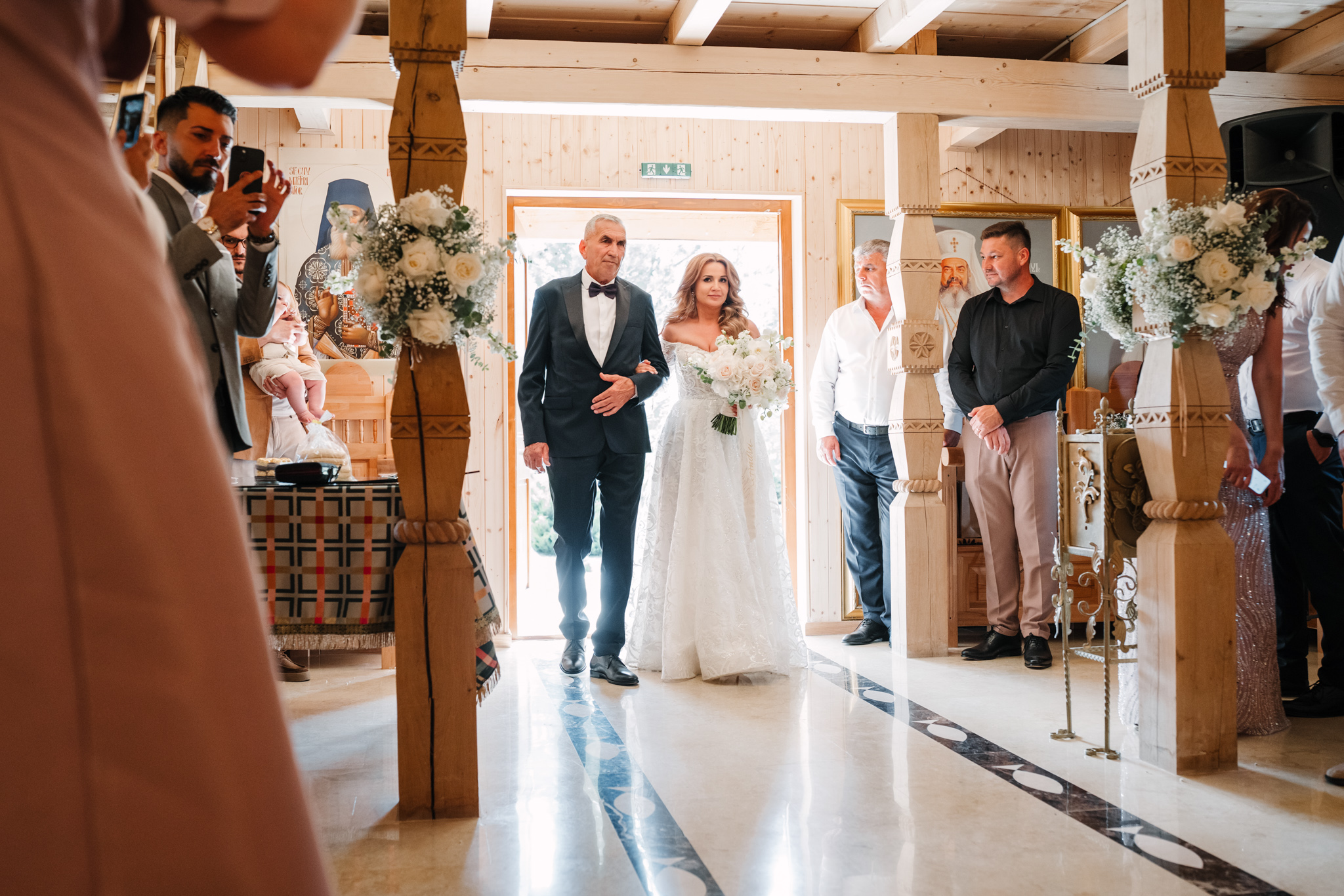 Nuntă Monato Events – Intrarea mirilor în biserică – FotoTime