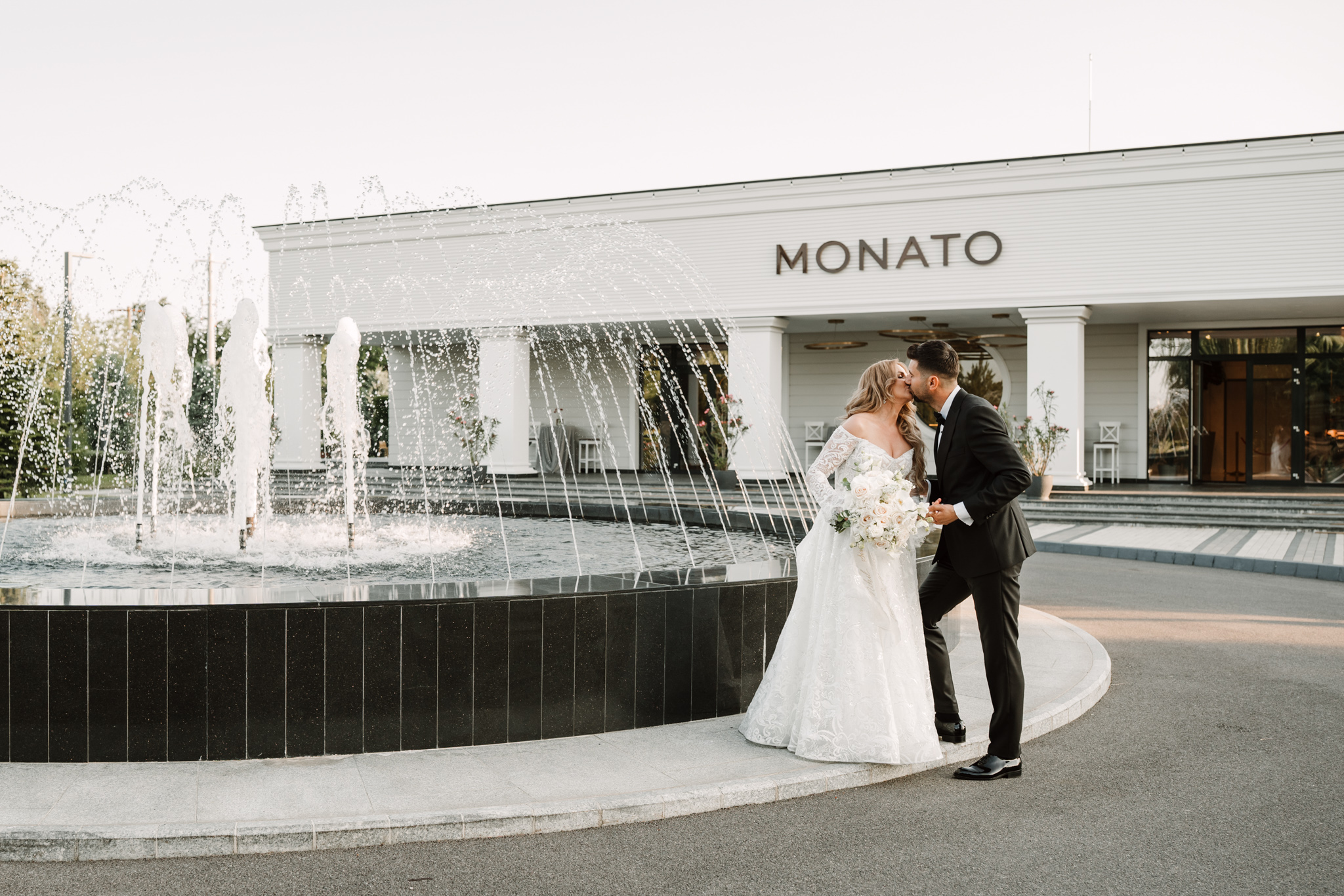 Nuntă Monato Events – Ședință foto cu peisajul spectaculos al Monato – FotoTime